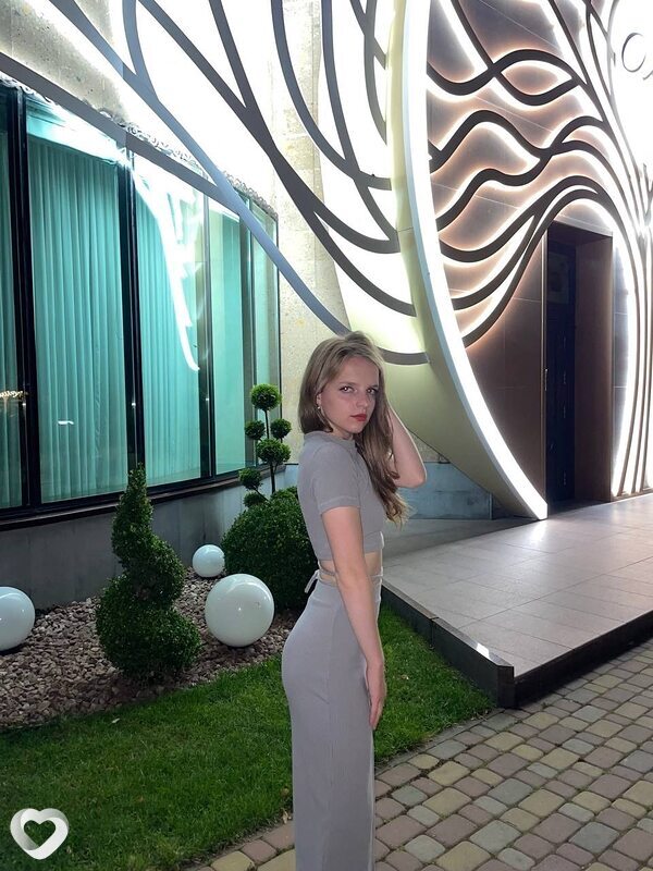 Карина, 22, Армавире — анкета №2514650
