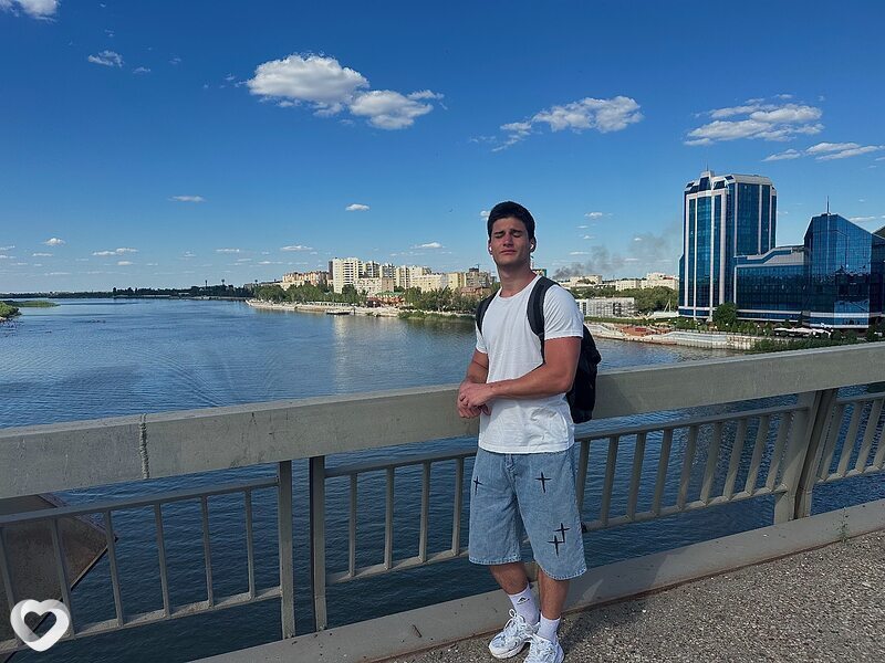 Артур, 19, Астрахани — анкета №2514661