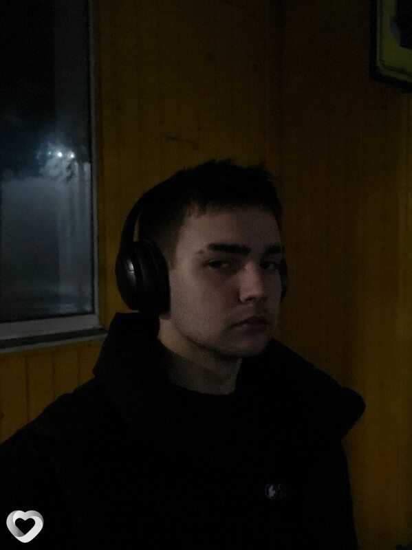 Дмитрий, 19, Макеевке — анкета №2515323