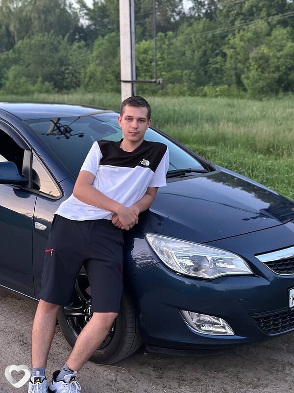Александр, 19, Боброве — анкета №2515967