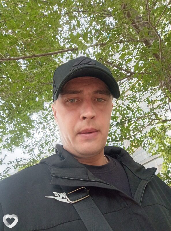 Олег, 32, Луганске — анкета №2516406