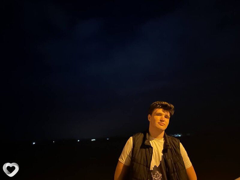 Денис, 21, Москве — анкета №2517485