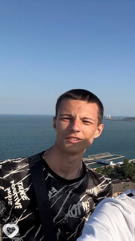 Андрей, 19, Новороссийске — анкета №2518328