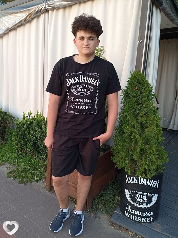 Виталий, 19, Кременчуге — анкета №2518366