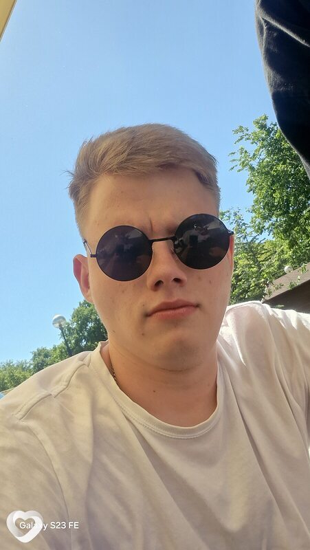 Андрей, 19, Санкт-Петербурге — анкета №2521027