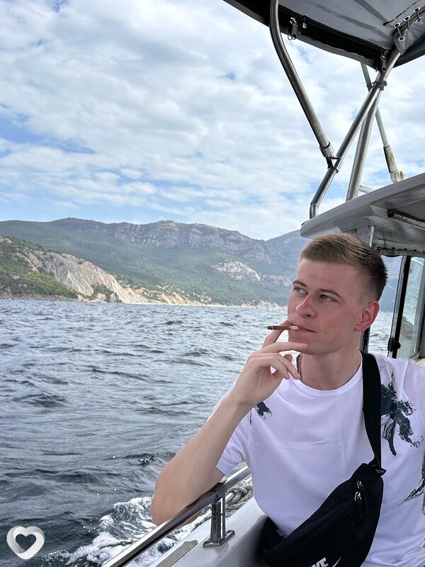 Илья, 27, Москве — анкета №2521099