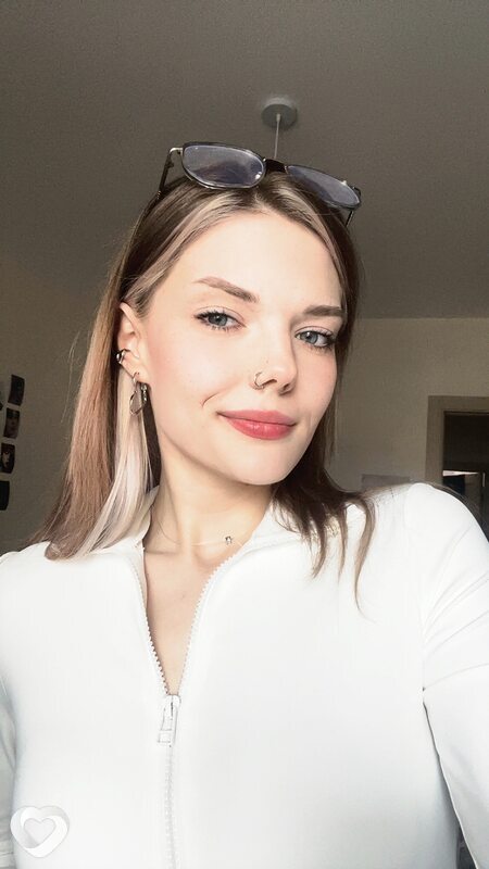 Аленка, 22, Санкт-Петербурге — анкета №2521288