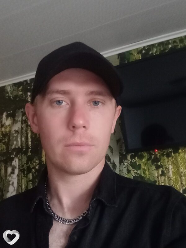 Артём, 37, Сарани — анкета №2524209