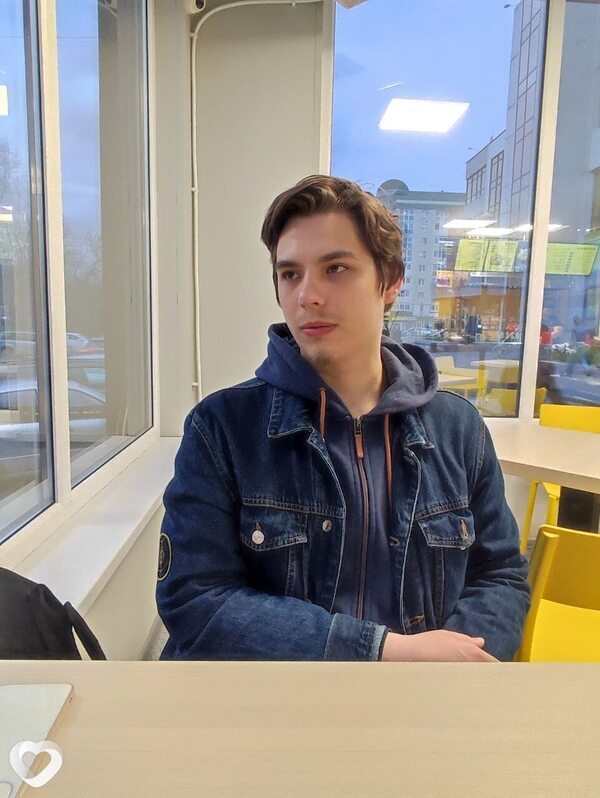 Максим, 23, Череповце — анкета №2525540