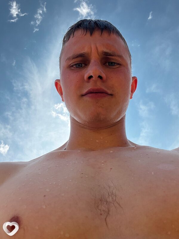 Максим, 21, Белгороде — анкета №2525956