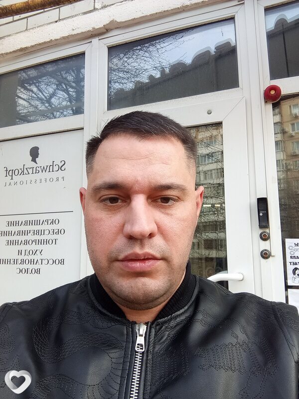 Артём, 37, Саратове — анкета №2525931