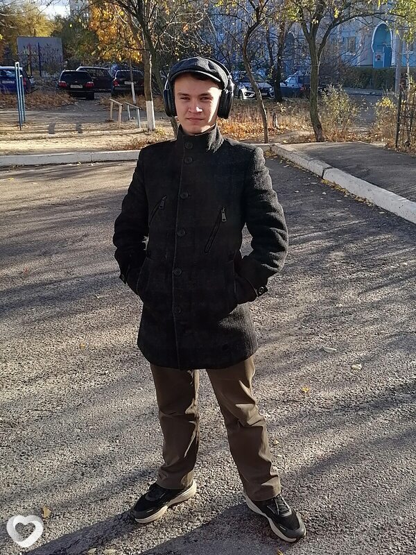 Михаил, 19, Воронеже — анкета №2526217