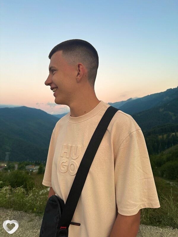 Вадим, 20, Сочи — анкета №2526341