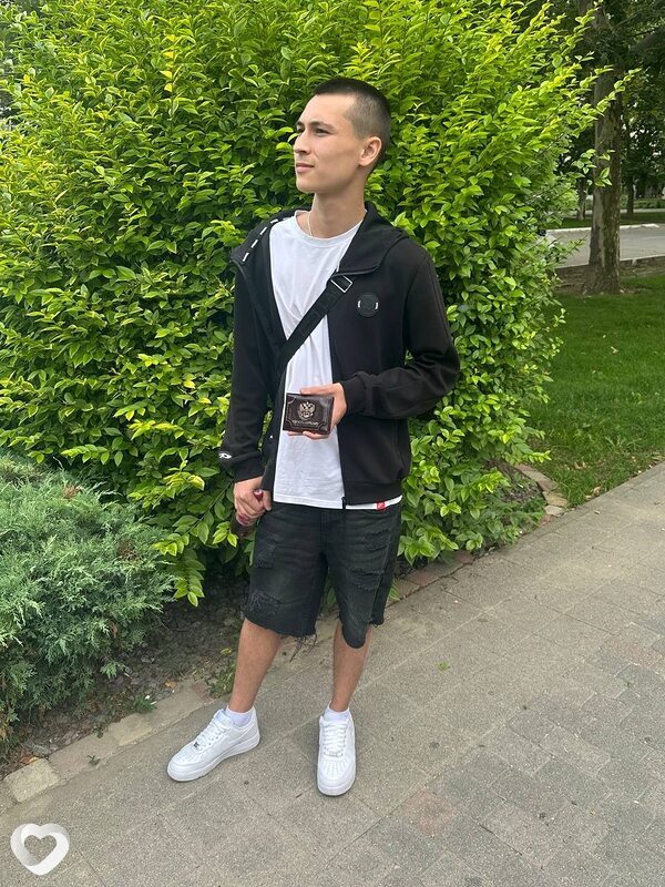 Влад, 19, Москве — анкета №2526646