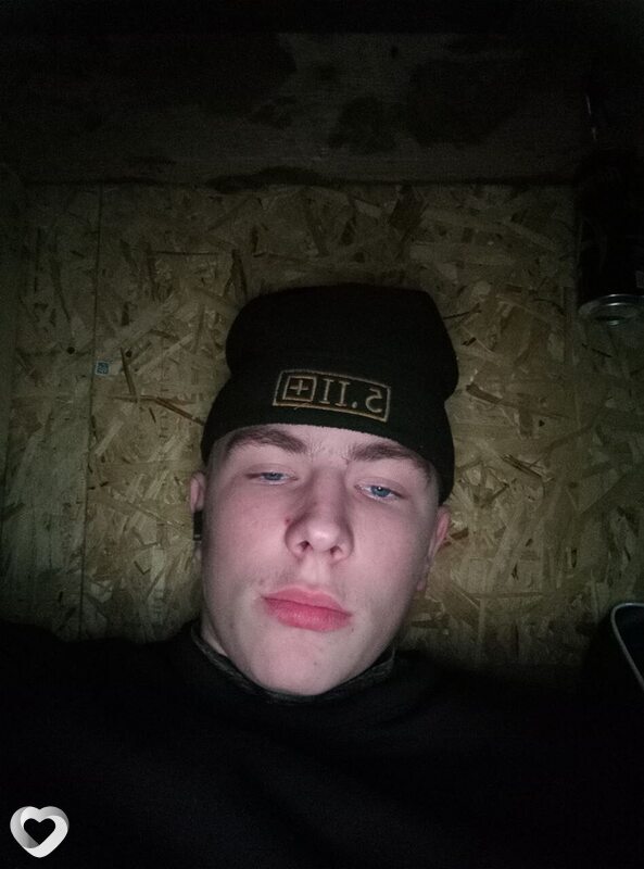 Илья, 20, Амурске — анкета №2528135