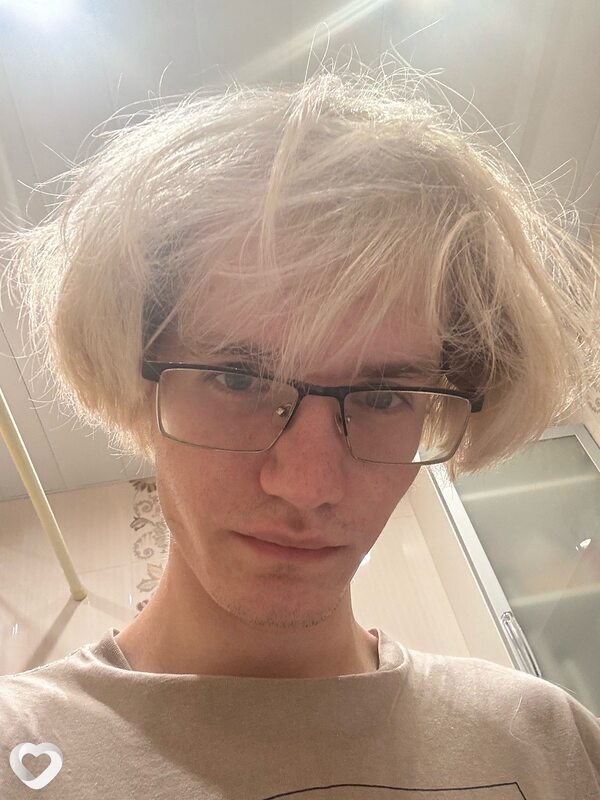 Лёха, 20, Москве — анкета №2528676