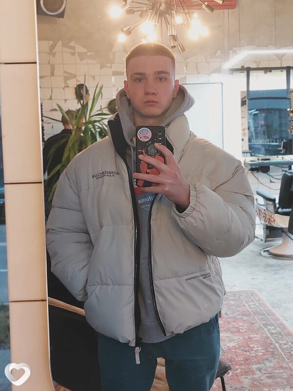 Александр, 19, Белгороде — анкета №2529526