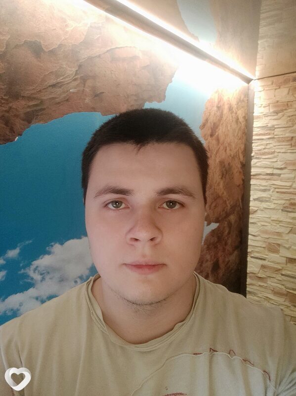Максим, 21, Харькове — анкета №2532539