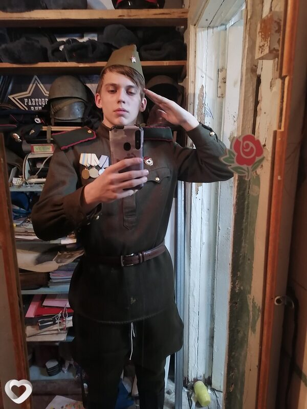 Кирилл, 19, Барнауле — анкета №2533642