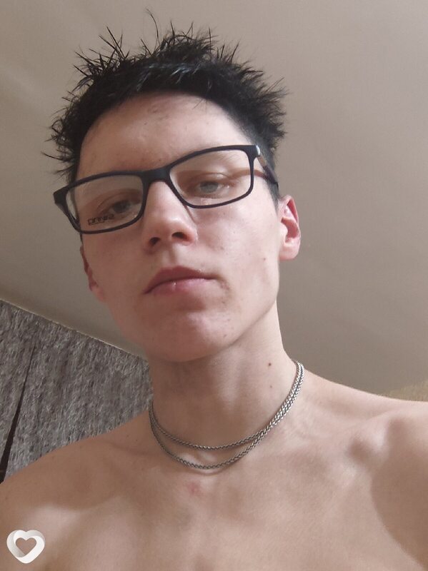 Денис, 22, Братске — анкета №2534817