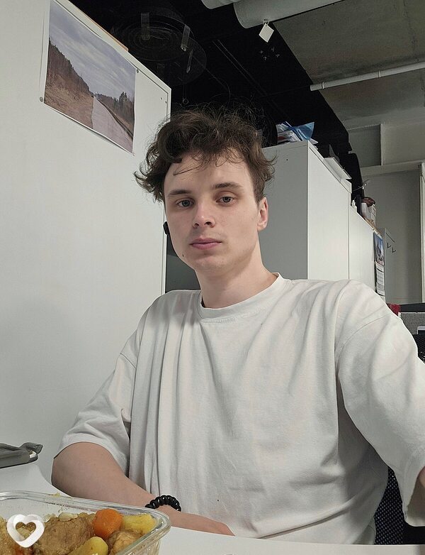 Максим, 25, Москве — анкета №2535171