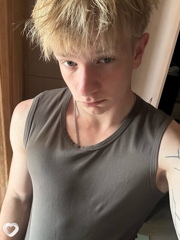Денис, 19, Орше — анкета №2535664