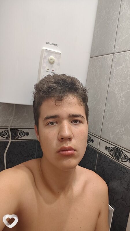 Виктор, 19, Черногорске — анкета №2536003