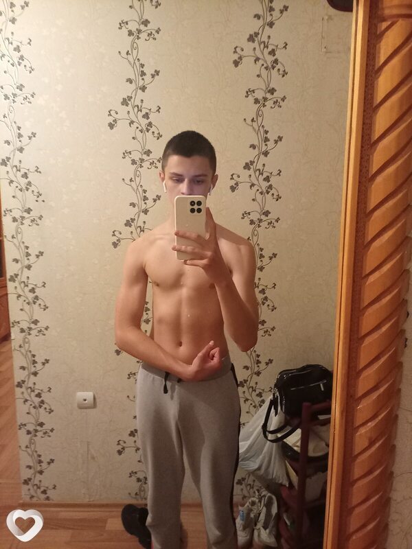 Кирилл, 19, Мозыре — анкета №2536460