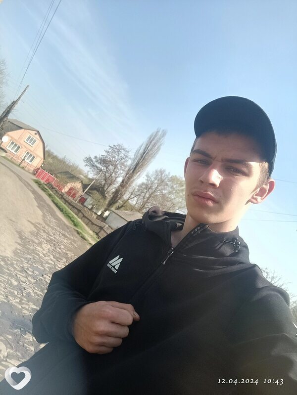 Александр, 20, Луганске — анкета №2536746