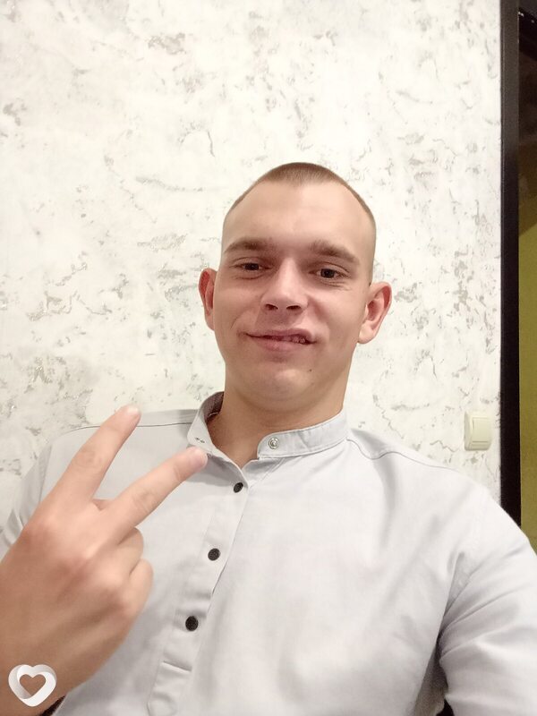 Денис, 22, Новом Уренгое — анкета №2536893