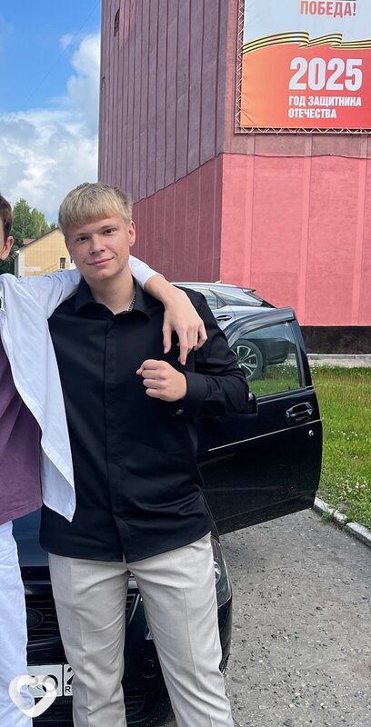 Артем, 19, Новоалтайске — анкета №2537777