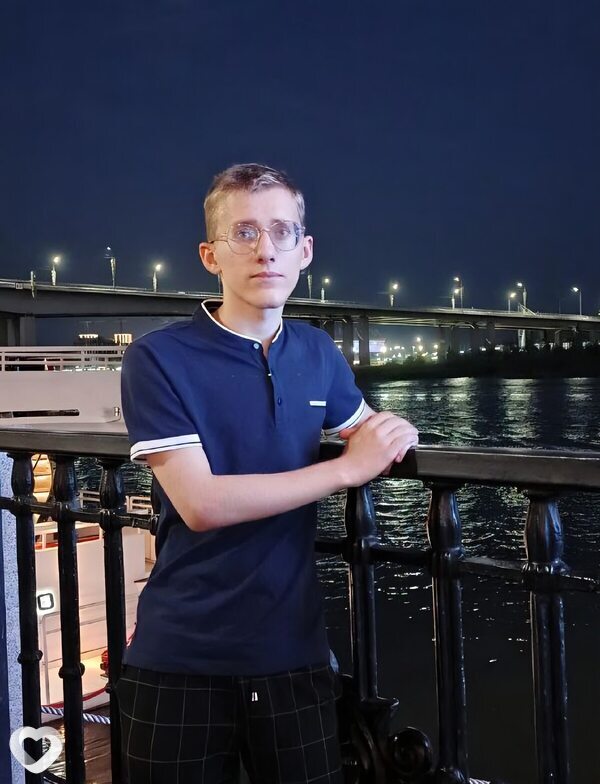 Влад, 19, Макеевке — анкета №2538046
