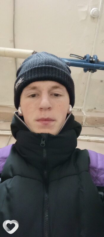 Максим, 20, Москве — анкета №2539447