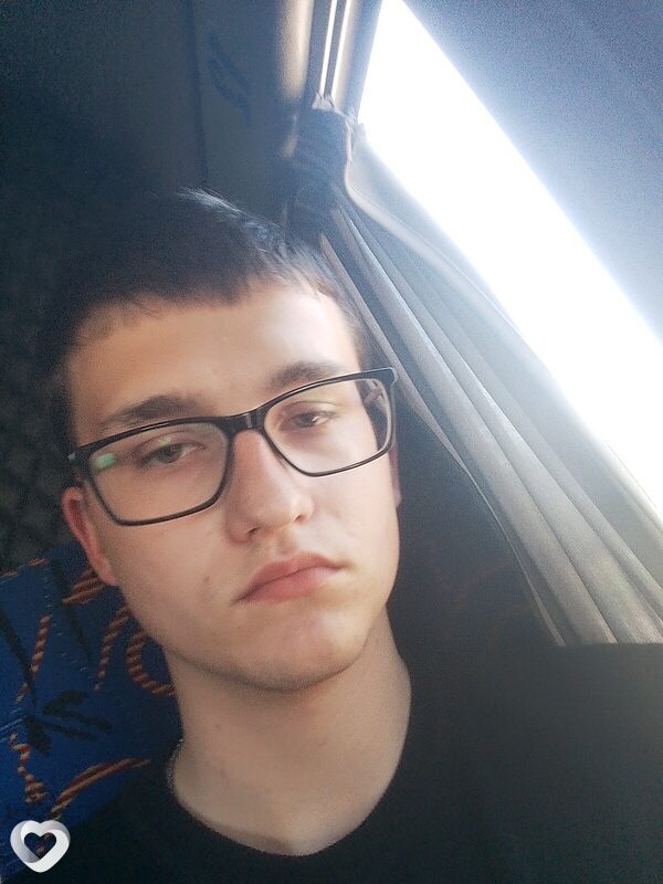 Виталий, 21, Благовещенске — анкета №2540396