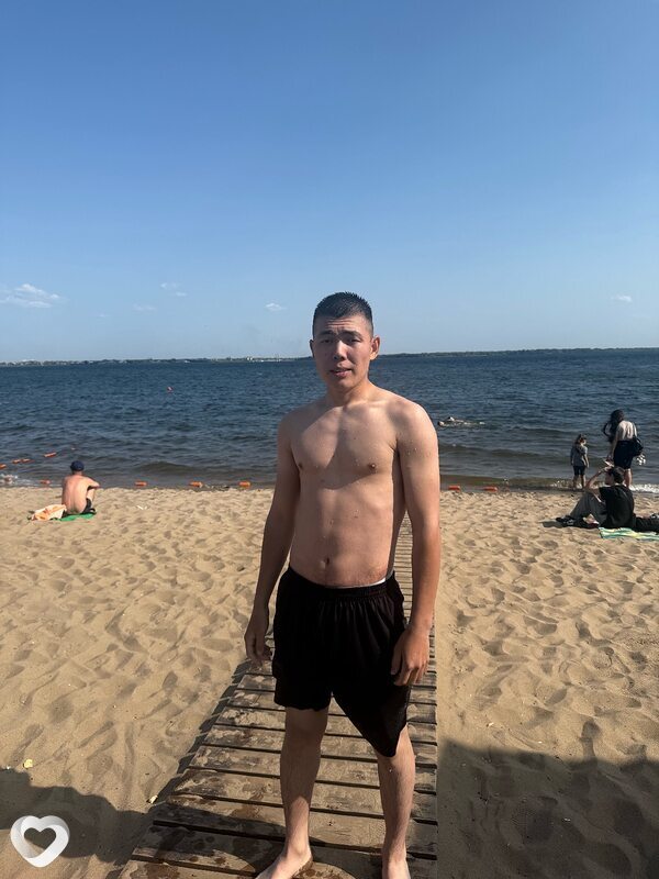 Жан, 21, Саратове — анкета №2540327
