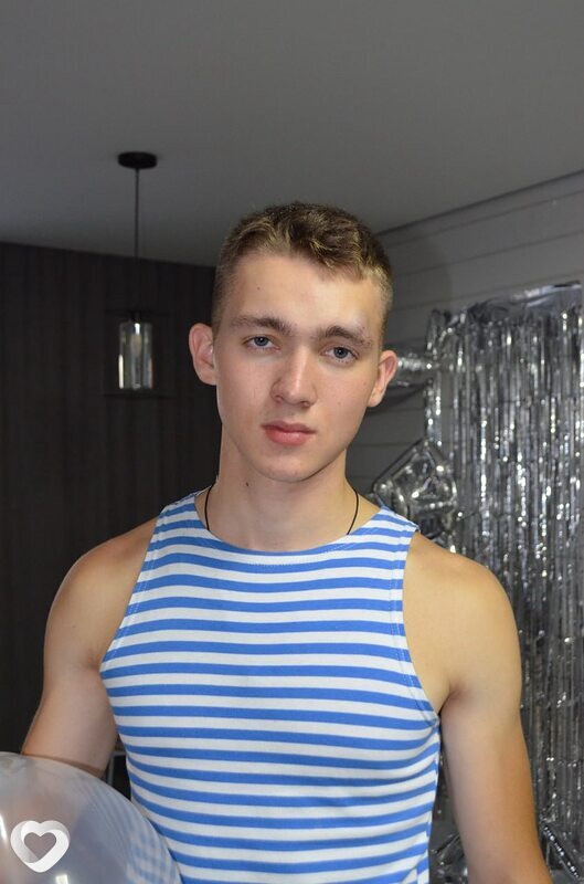 Стас, 20, Краснодаре — анкета №2540352