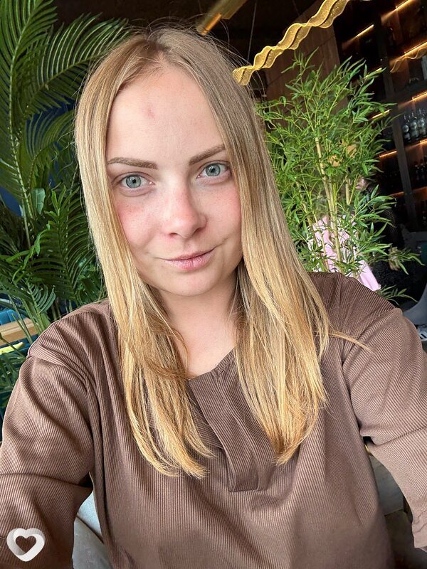 Карина, 27, Черногорске — анкета №2543292