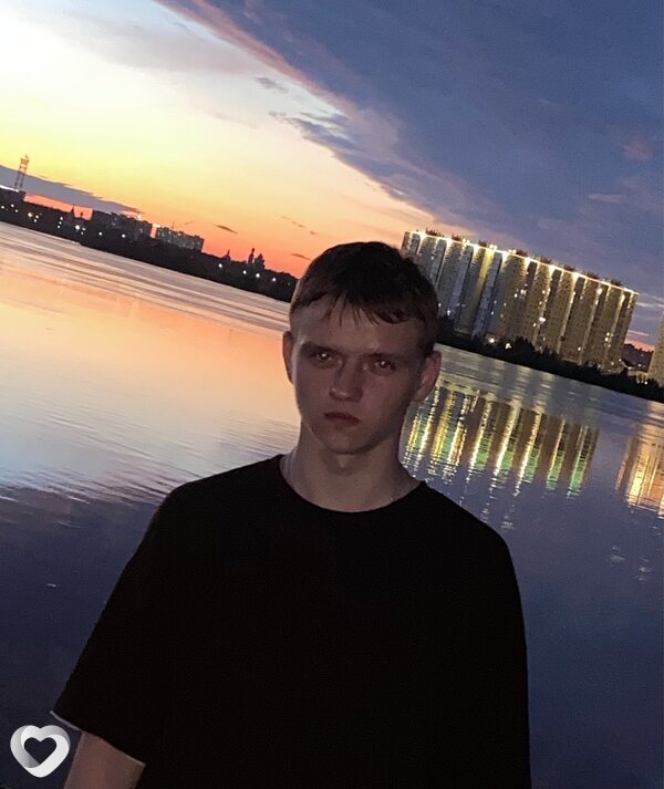 Кирилл, 19, Нефтеюганске — анкета №2544179