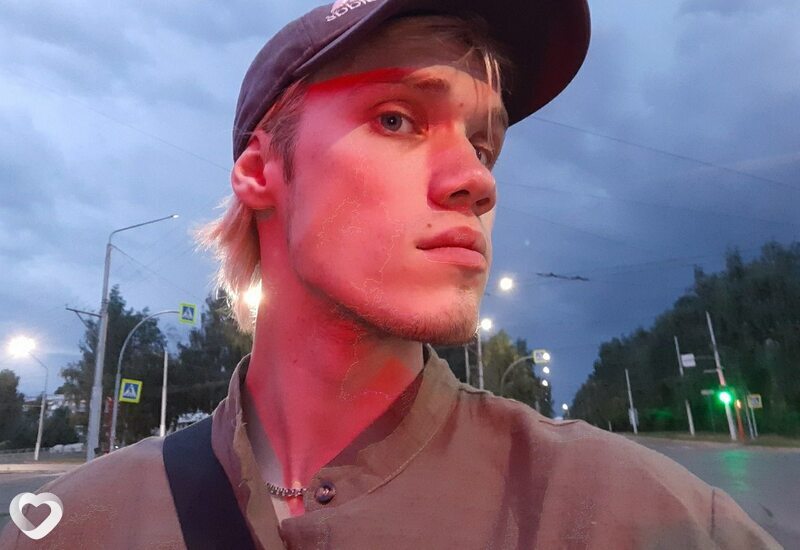 Анатолий, 21, Сургуте — анкета №2545389