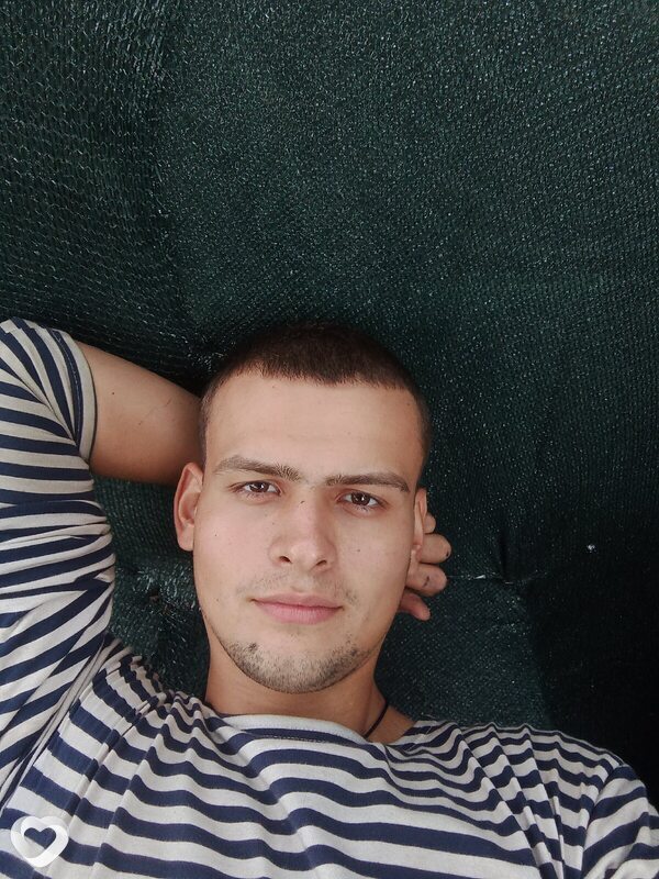 Эдуард, 21, Михайловск (Ставропольский край) — анкета №2545413