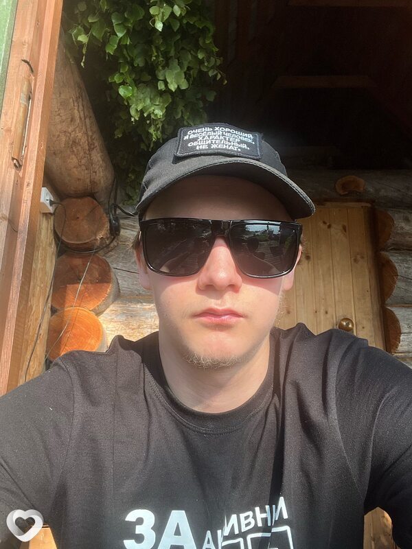 Денис, 23, Москве — анкета №2545456
