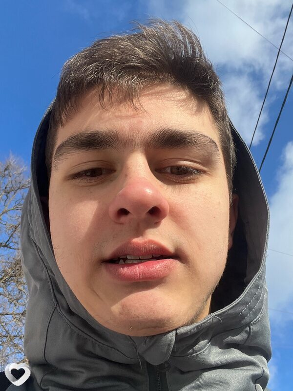 Алик, 21, Владимире — анкета №2546520