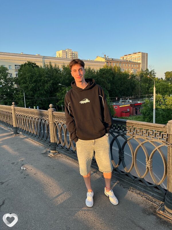 Иван, 20, Москве — анкета №2547317