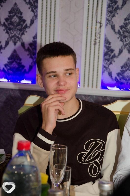 Дима, 19, Калуге — анкета №2548389
