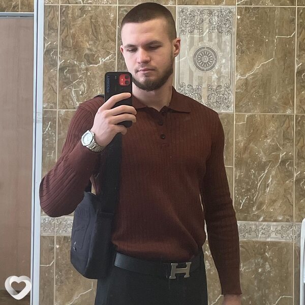 Павел, 20, Омске — анкета №2549859