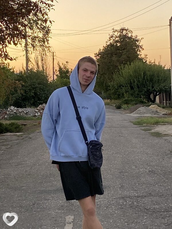 Вова, 21, Киеве — анкета №2550529