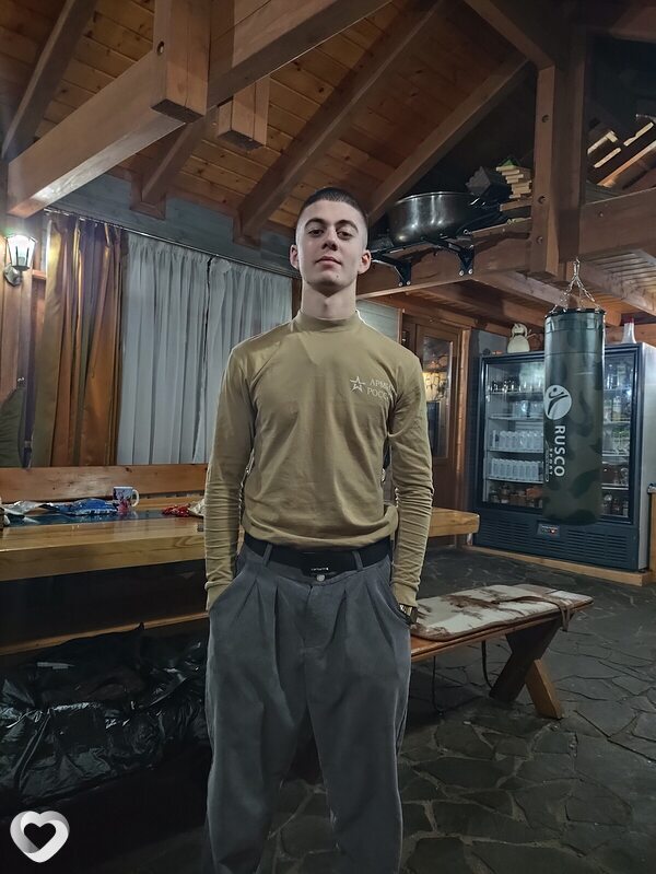 Костя, 19, Санкт-Петербурге — анкета №2552066