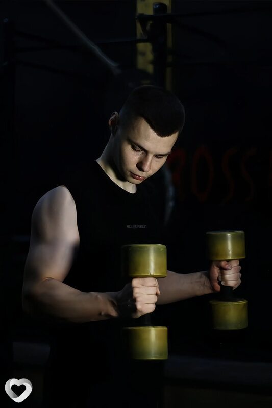 Денис, 22, Москве — анкета №2553875