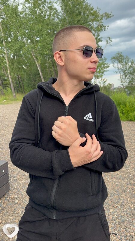 Кирилл, 21, Красноярске — анкета №2554920
