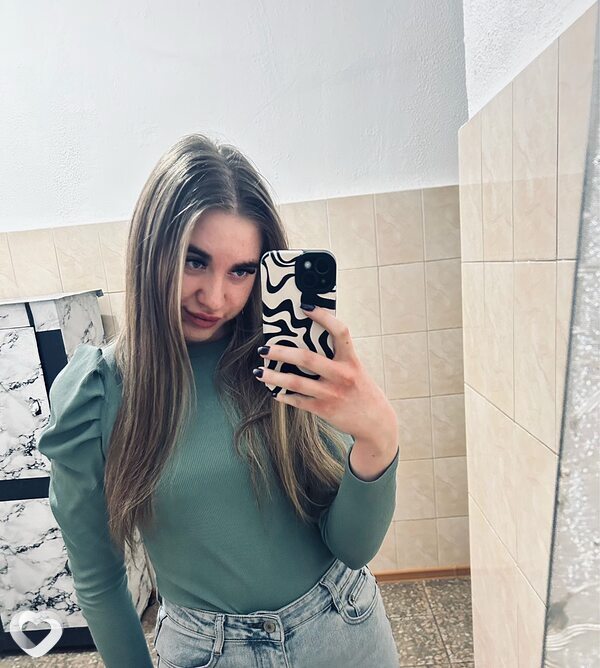 Алина, 22, Ужуре — анкета №2555118